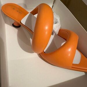 New with box and dust bag